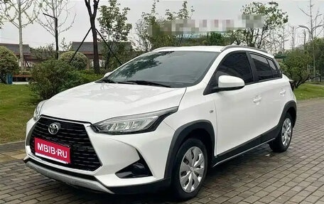 Toyota Yaris XP150 рестайлинг, 2022 год, 954 555 рублей, 1 фотография