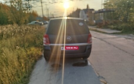 Opel Zafira B, 2008 год, 600 000 рублей, 2 фотография