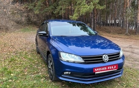 Volkswagen Jetta VI, 2017 год, 1 650 000 рублей, 2 фотография