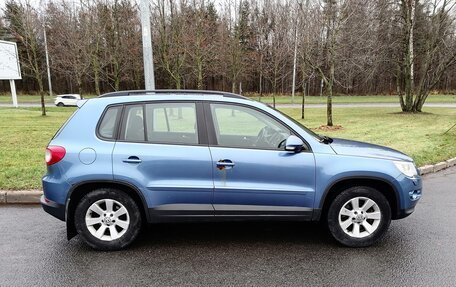 Volkswagen Tiguan I, 2011 год, 950 000 рублей, 2 фотография