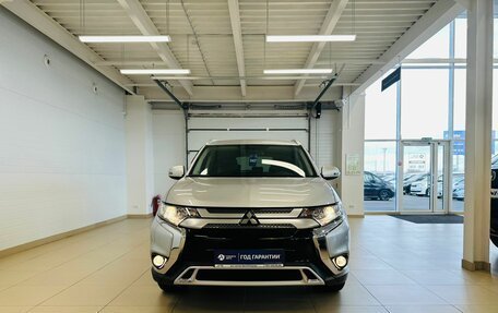 Mitsubishi Outlander III рестайлинг 3, 2019 год, 2 799 999 рублей, 9 фотография