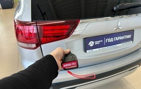 Mitsubishi Outlander III рестайлинг 3, 2019 год, 2 799 999 рублей, 24 фотография