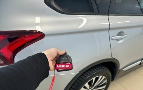 Mitsubishi Outlander III рестайлинг 3, 2019 год, 2 799 999 рублей, 25 фотография