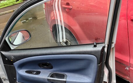 Mitsubishi Carisma I, 2001 год, 360 000 рублей, 20 фотография