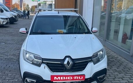 Renault Logan II, 2018 год, 640 000 рублей, 2 фотография