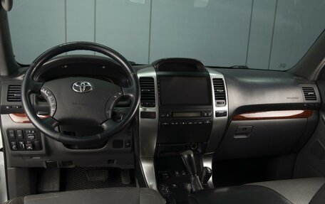 Toyota Land Cruiser Prado 120 рестайлинг, 2007 год, 2 050 000 рублей, 6 фотография