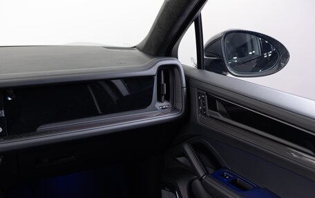 Porsche Cayenne III, 2025 год, 32 990 000 рублей, 20 фотография