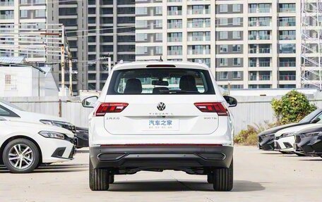 Volkswagen Tiguan II, 2025 год, 3 550 000 рублей, 6 фотография