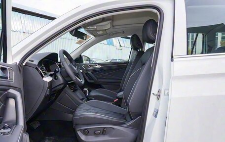 Volkswagen Tiguan II, 2025 год, 3 550 000 рублей, 10 фотография