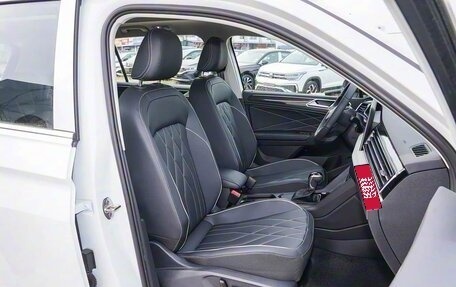 Volkswagen Tiguan II, 2025 год, 3 550 000 рублей, 12 фотография