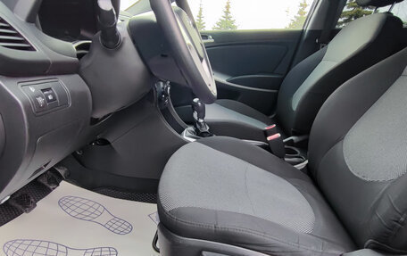 Hyundai Solaris II рестайлинг, 2013 год, 680 000 рублей, 7 фотография