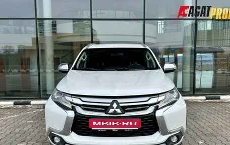 Mitsubishi Pajero Sport III рестайлинг, 2020 год, 2 800 000 рублей, 2 фотография