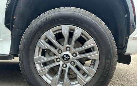 Mitsubishi Pajero Sport III рестайлинг, 2020 год, 2 800 000 рублей, 8 фотография