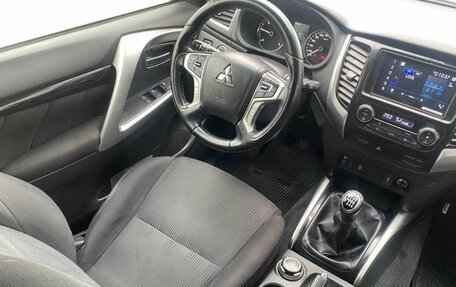 Mitsubishi Pajero Sport III рестайлинг, 2020 год, 2 800 000 рублей, 11 фотография