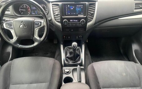 Mitsubishi Pajero Sport III рестайлинг, 2020 год, 2 800 000 рублей, 13 фотография