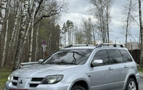 Mitsubishi Outlander III рестайлинг 3, 2006 год, 800 000 рублей, 1 фотография