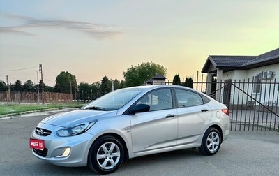 Hyundai Solaris II рестайлинг, 2013 год, 880 000 рублей, 1 фотография
