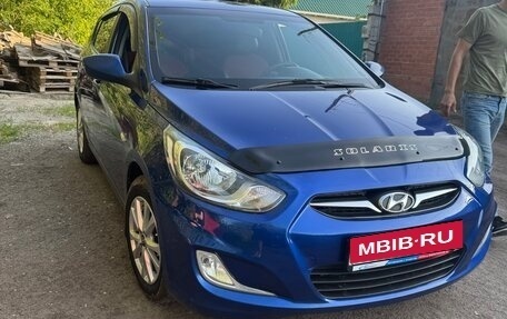 Hyundai Solaris II рестайлинг, 2011 год, 660 000 рублей, 1 фотография