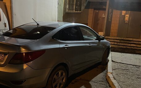 Hyundai Solaris II рестайлинг, 2013 год, 445 000 рублей, 4 фотография