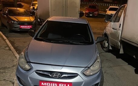 Hyundai Solaris II рестайлинг, 2013 год, 445 000 рублей, 2 фотография