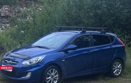 Hyundai Solaris II рестайлинг, 2011 год, 660 000 рублей, 2 фотография