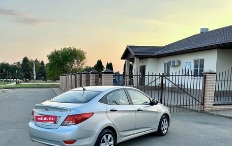Hyundai Solaris II рестайлинг, 2013 год, 880 000 рублей, 2 фотография