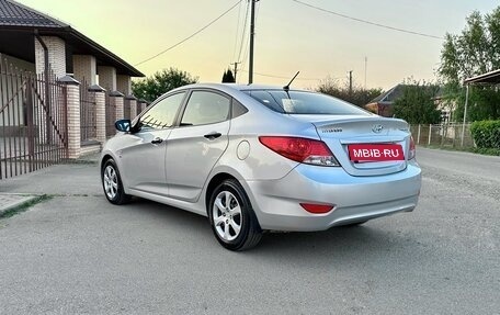 Hyundai Solaris II рестайлинг, 2013 год, 880 000 рублей, 3 фотография