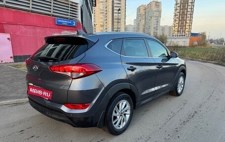Hyundai Tucson III, 2018 год, 2 400 000 рублей, 6 фотография