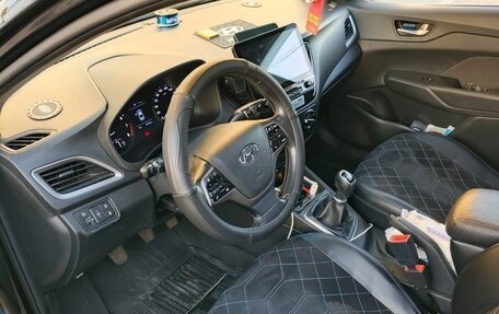 Hyundai Solaris II рестайлинг, 2018 год, 1 315 000 рублей, 10 фотография