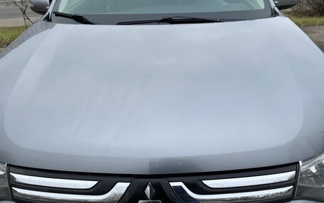 Mitsubishi Outlander III рестайлинг 3, 2012 год, 1 500 000 рублей, 9 фотография