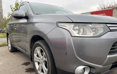 Mitsubishi Outlander III рестайлинг 3, 2012 год, 1 500 000 рублей, 14 фотография