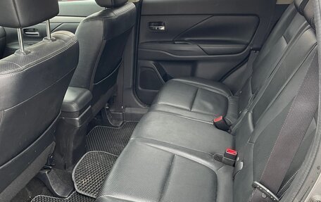 Mitsubishi Outlander III рестайлинг 3, 2012 год, 1 500 000 рублей, 23 фотография