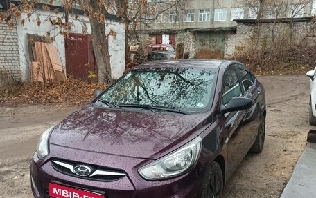 Hyundai Solaris II рестайлинг, 2011 год, 749 999 рублей, 1 фотография