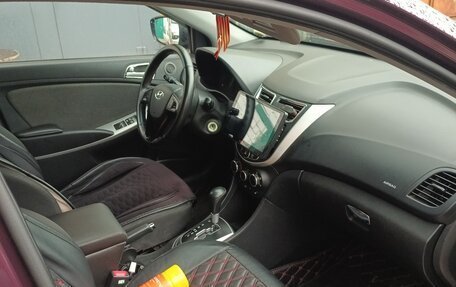 Hyundai Solaris II рестайлинг, 2011 год, 749 999 рублей, 3 фотография