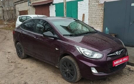 Hyundai Solaris II рестайлинг, 2011 год, 749 999 рублей, 2 фотография