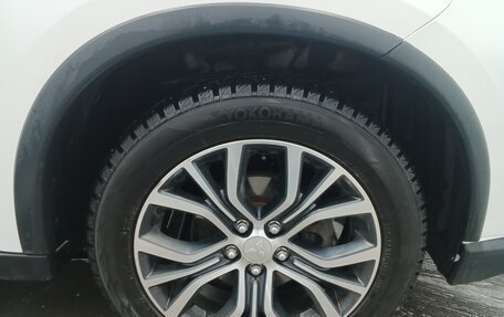 Mitsubishi Outlander III рестайлинг 3, 2018 год, 1 650 000 рублей, 12 фотография