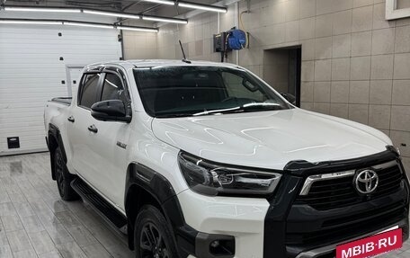 Toyota Hilux VIII, 2021 год, 6 800 000 рублей, 2 фотография