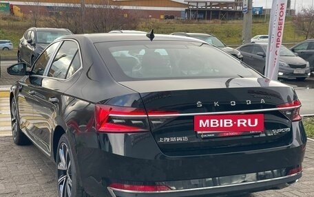 Skoda Superb III рестайлинг, 2025 год, 3 200 000 рублей, 7 фотография