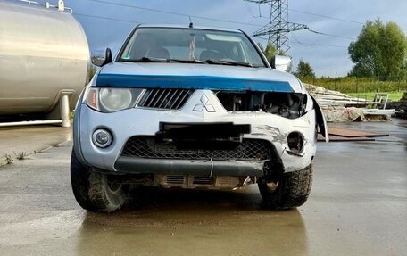 Mitsubishi L200 IV рестайлинг, 2006 год, 650 000 рублей, 7 фотография
