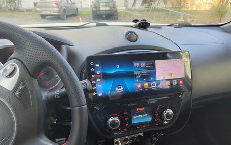 Nissan Juke II, 2011 год, 820 000 рублей, 2 фотография
