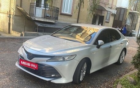 Toyota Camry, 2018 год, 2 550 000 рублей, 2 фотография