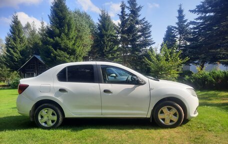 Renault Logan II, 2017 год, 550 000 рублей, 4 фотография