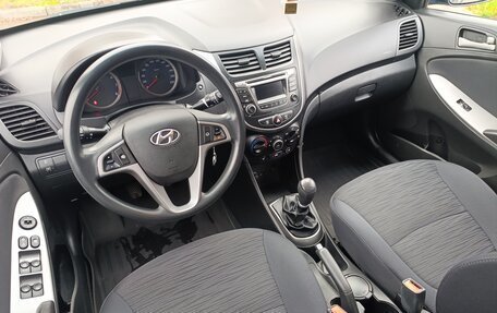 Hyundai Solaris II рестайлинг, 2014 год, 877 000 рублей, 10 фотография