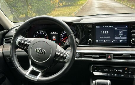 KIA K5, 2021 год, 2 450 000 рублей, 24 фотография