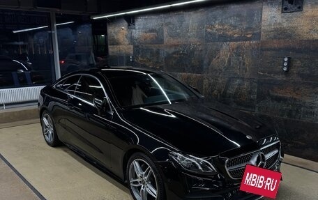 Mercedes-Benz E-Класс, 2019 год, 3 950 000 рублей, 2 фотография