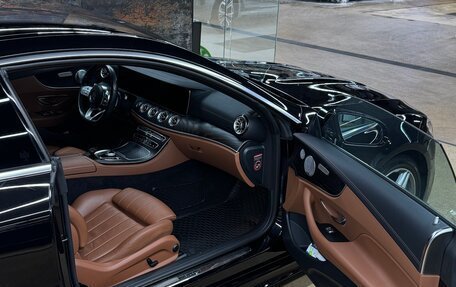 Mercedes-Benz E-Класс, 2019 год, 3 950 000 рублей, 4 фотография