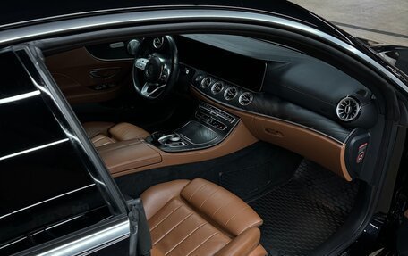 Mercedes-Benz E-Класс, 2019 год, 3 950 000 рублей, 5 фотография