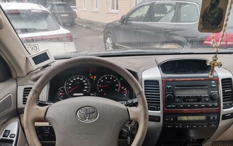 Toyota Land Cruiser Prado 120 рестайлинг, 2004 год, 1 900 000 рублей, 4 фотография