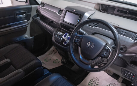 Honda Freed II, 2017 год, 1 699 000 рублей, 8 фотография