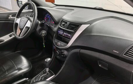 Hyundai Solaris II рестайлинг, 2013 год, 740 000 рублей, 19 фотография